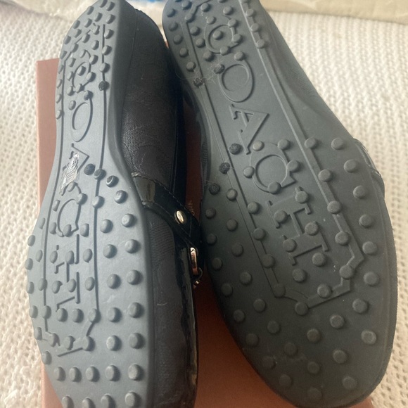 Coach Signature C design flat loafers. - Picture 3 of 6